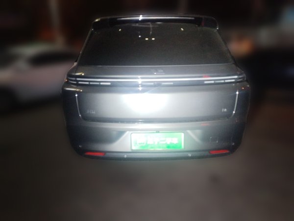 Li Auto L8 2023, 131800 км, за 28371 USD
