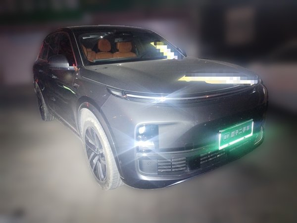 Li Auto L8 2023, 131800 км, за 28371 USD