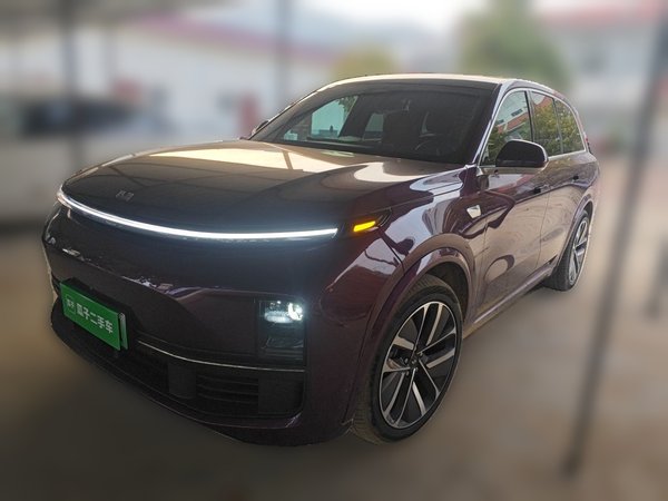 Li Auto L8 · 2023 год