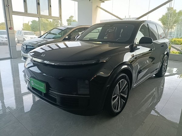Li Auto L8 · 2024 год
