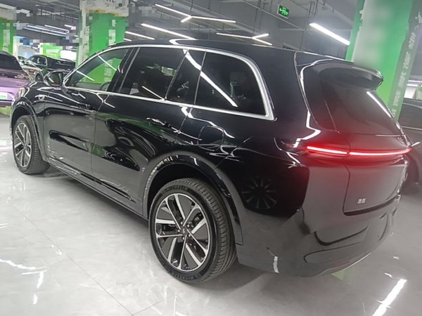 Li Auto L8 2024, 28800 км, за 36842 USD