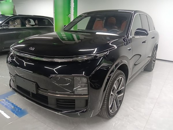 Li Auto L8 · 2024 год