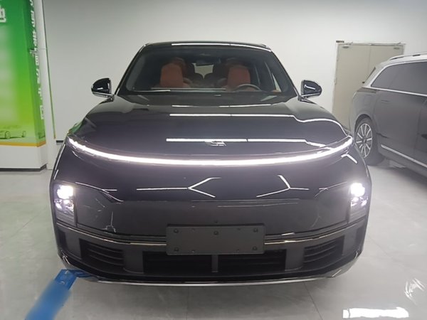 Li Auto L8 2024, 28800 км, за 36842 USD