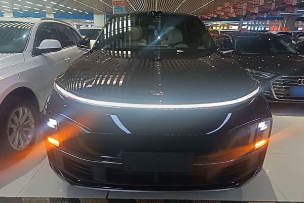 Li Auto L8 2024, 44400 км, за 39941 USD