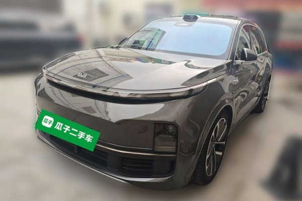 Li Auto L8 · 2024 год