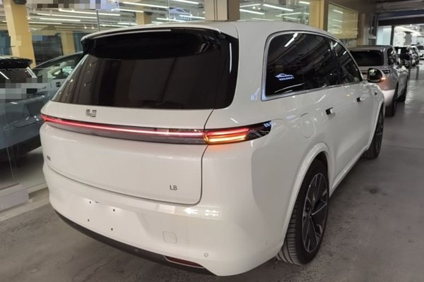 Li Auto L8 2025, 6800 км, за 45393 USD