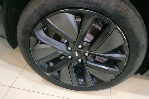 Li Auto L9 2022, за 38043 USD - фото 16