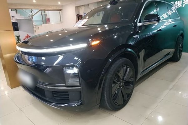 Li Auto L9 · 2022 год
