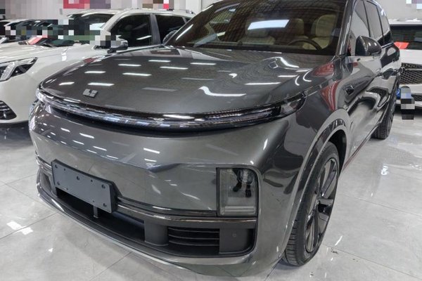 Li Auto L9 · 2022 год