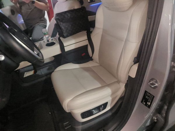 Li Auto L9 2022, 62000 км, за 36863 USD - фото 16