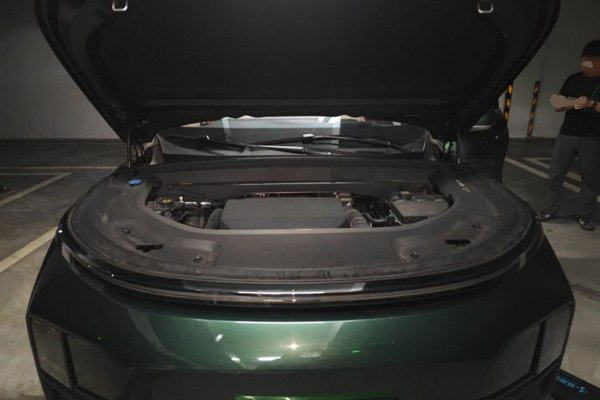 Li Auto L9 2022, 35000 км, за 42805 USD - фото 21