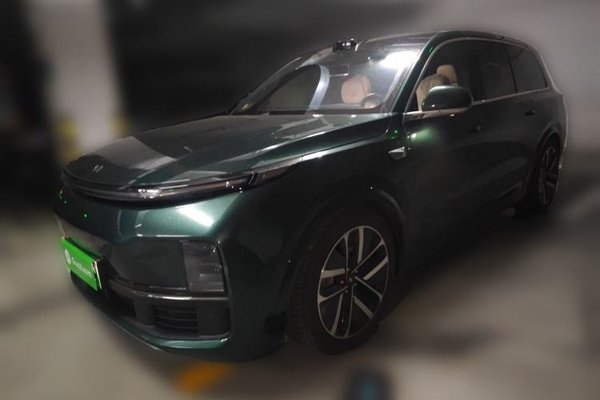 Li Auto L9 · 2022 год