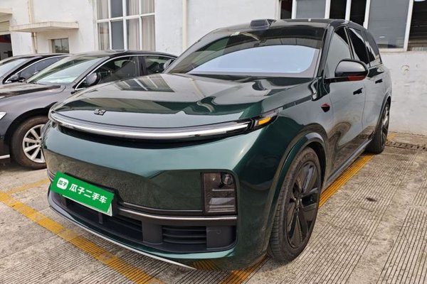 Li Auto L9 · 2022 год