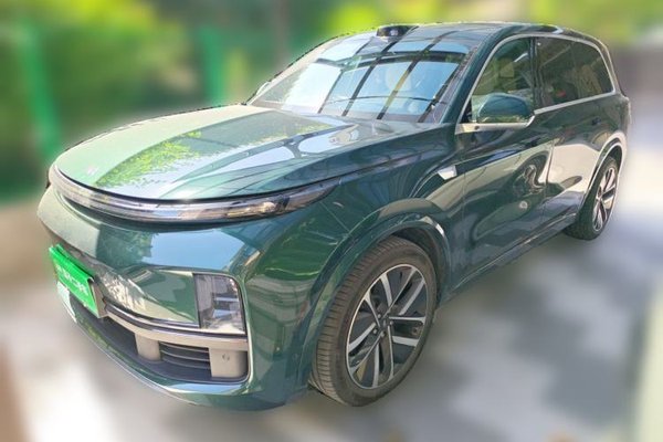 Li Auto L9 · 2022 год