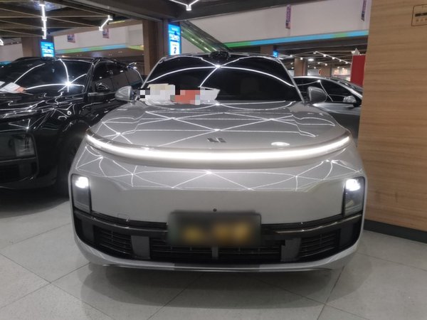 Li Auto L9 2022, 17000 км, за 41779 USD