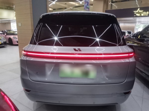 Li Auto L9 2022, 17000 км, за 41779 USD