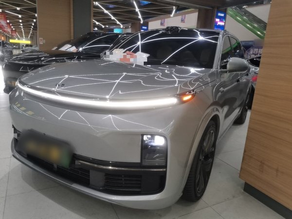 Li Auto L9 · 2022 год