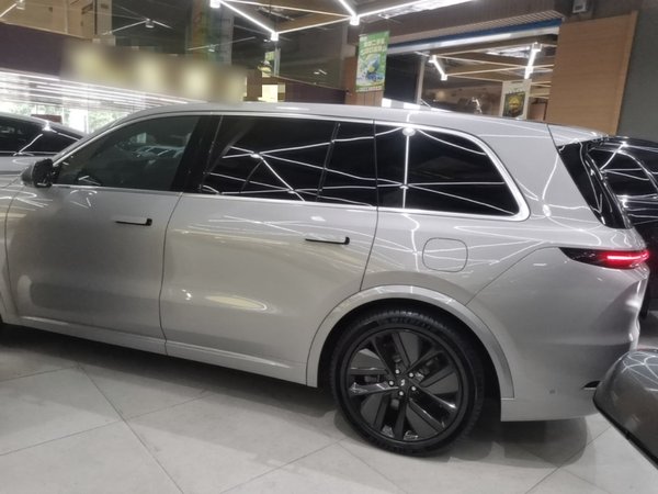 Li Auto L9 2022, 17000 км, за 41779 USD