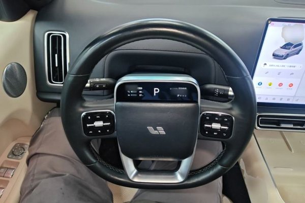 Li Auto L9 2022, 92500 км, за 35153 USD