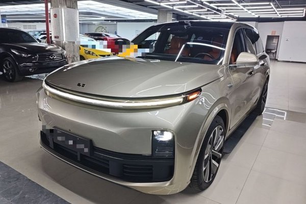 Li Auto L9 · 2022 год