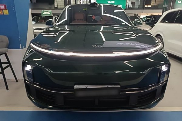 Li Auto L9 2024, 27900 км, за 48669 USD