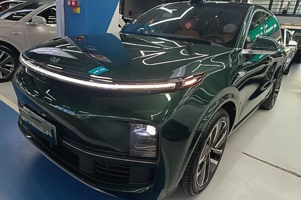Li Auto L9 · 2024 год