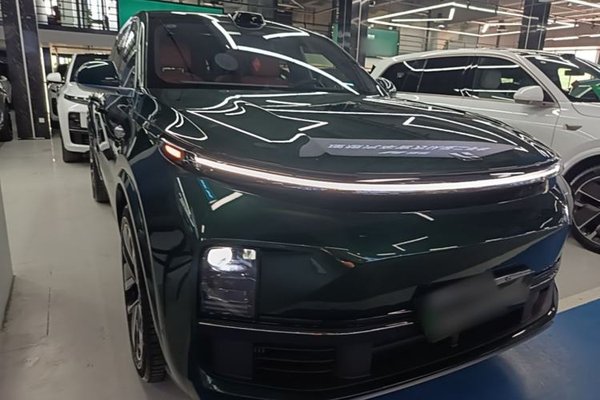 Li Auto L9 2024, 27900 км, за 48669 USD