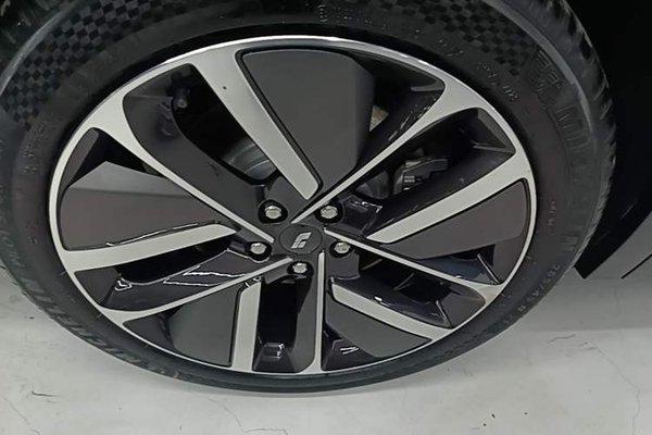 Li Auto L9 2024, 27900 км, за 48669 USD - фото 10