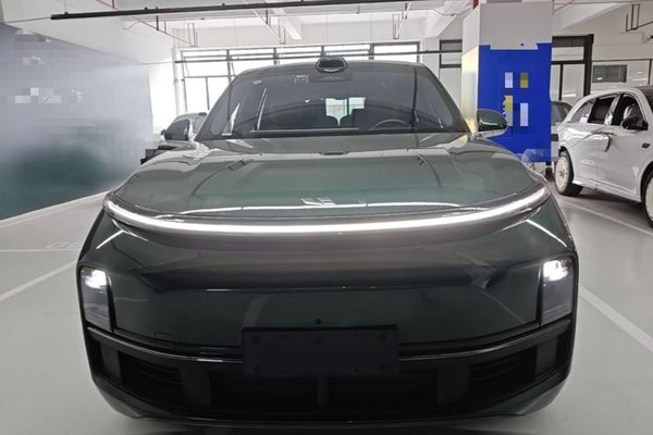 Li Auto L9 2024, 29700 км, за 47029 USD