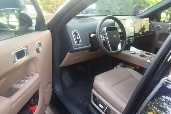 Li Auto L9 2025, 10300 км, за 50207 USD - фото 16