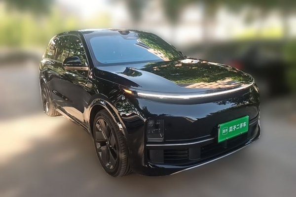 Li Auto L9 2025, 10300 км, за 50207 USD