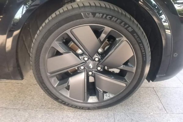 Li Auto L9 2025, 10300 км, за 50207 USD - фото 8