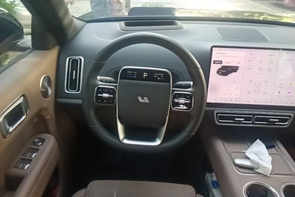 Li Auto L9 2025, 10300 км, за 50207 USD - фото 10