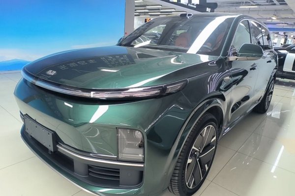 Li Auto L9 · 2025 год