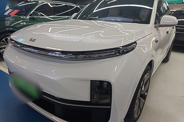 Li Auto L9 · 2025 год