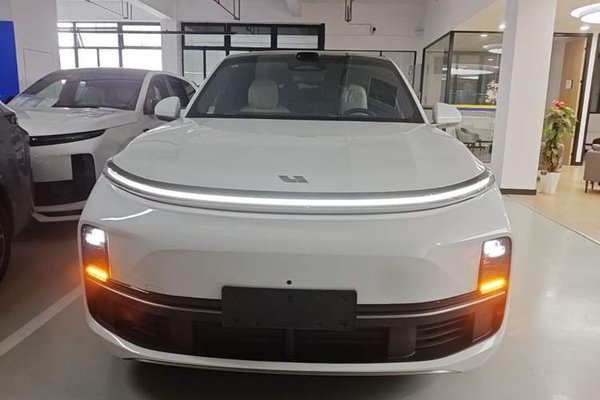 Li Auto L9 2025, 8100 км, за 53502 USD