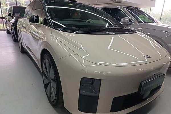 Li Auto Li Auto i6 2025, 2700 км, за 39886 USD