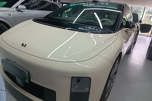 Li Auto Li Auto i6 2025, 2700 км, за 39886 USD