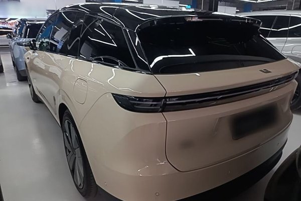 Li Auto Li Auto i6 2025, 2700 км, за 39886 USD