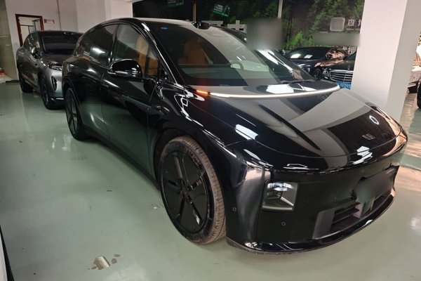 Li Auto Li Auto i6 2025, 3700 км, за 37183 USD