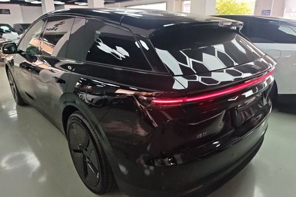 Li Auto Li Auto i6 2025, 3700 км, за 37183 USD