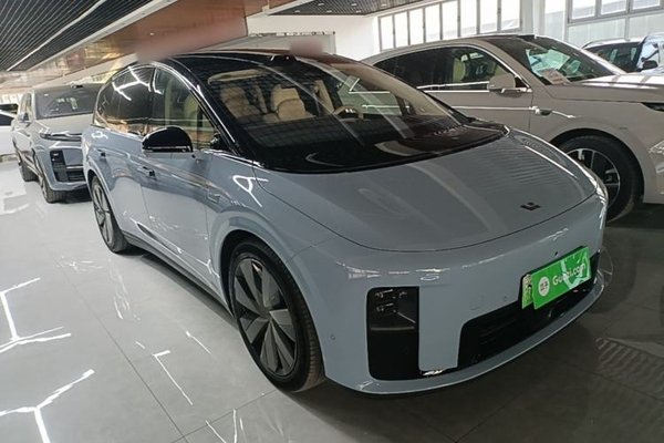 Li Auto Li Auto i8 2025, 13300 км, за 46416 USD