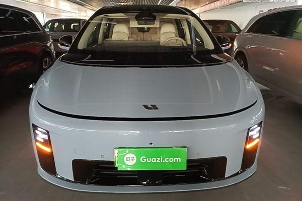 Li Auto Li Auto i8 2025, 13300 км, за 46416 USD