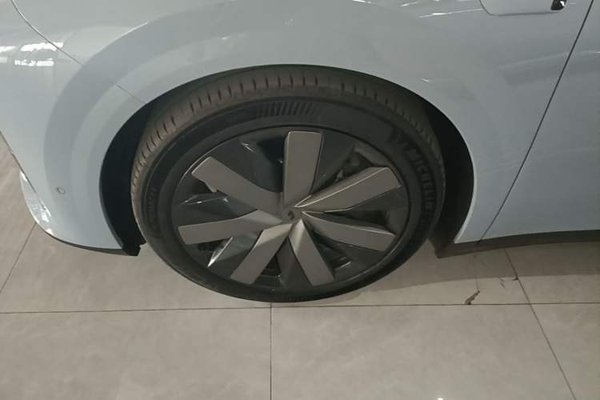 Li Auto Li Auto i8 2025, 13300 км, за 46416 USD - фото 8