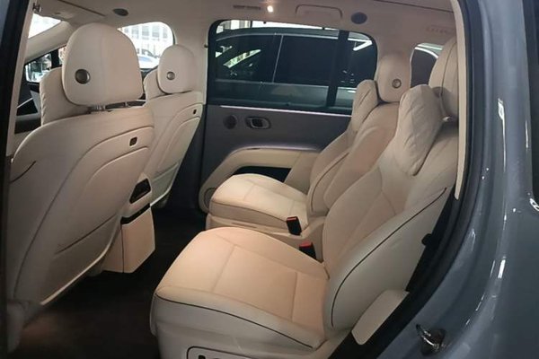 Li Auto Li Auto i8 2025, 13300 км, за 46416 USD - фото 20