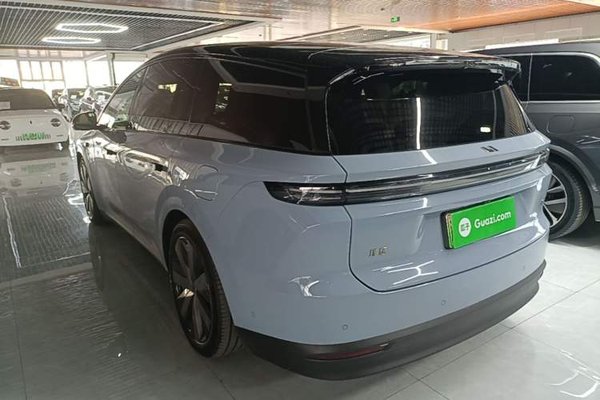 Li Auto Li Auto i8 2025, 13300 км, за 46416 USD