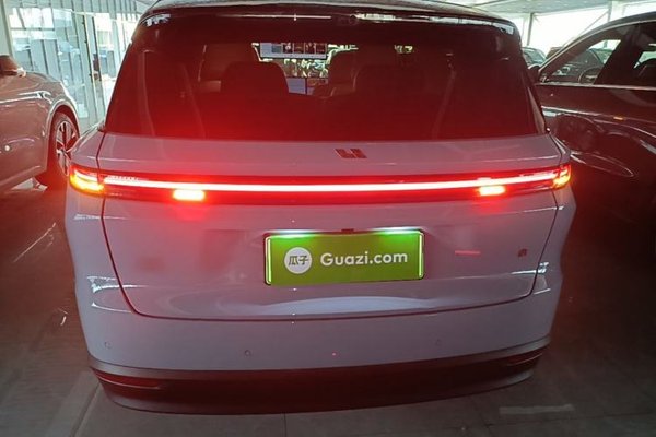 Li Auto Li Auto i8 2025, 13300 км, за 46416 USD