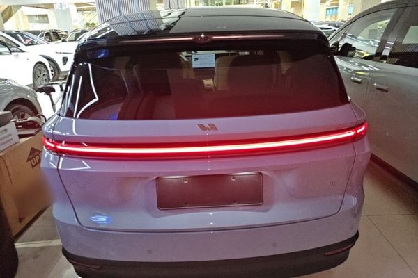 Li Auto Li Auto i8 2025, 7700 км, за 47485 USD