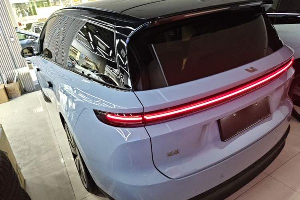 Li Auto Li Auto i8 2025, 7700 км, за 47485 USD