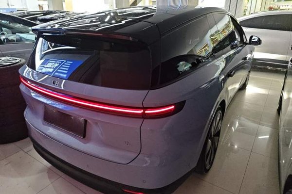 Li Auto Li Auto i8 2025, 7700 км, за 47485 USD - фото 6